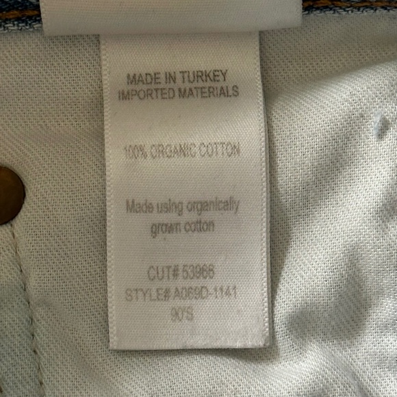 AGOLDE 90’s Loose Fit Jeans ALTERED to Shorts in Snapshot - Picture 11 of 12